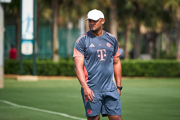 Thầy trò Kompany đối mặt với thách thức lớn đầu tiên.