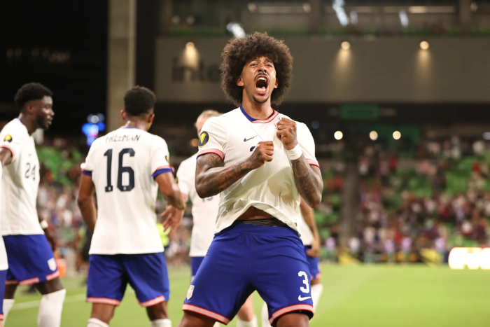 Sao EPL gánh team, cú đánh đầu "vàng" đưa Mỹ vào tứ kết Gold Cup