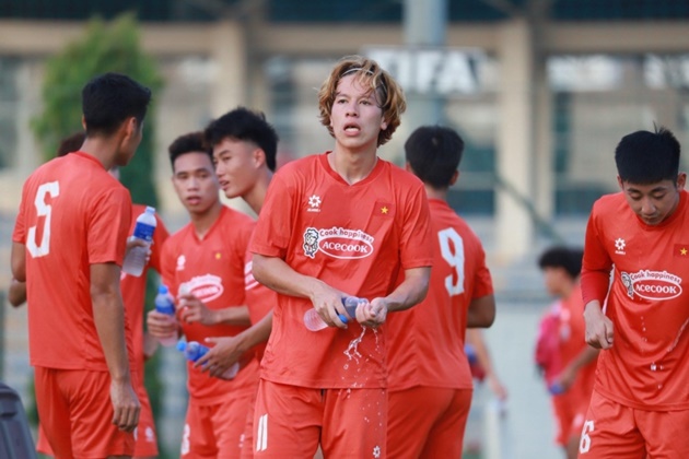 35 cầu thủ được triệu tập lên đội U23 Việt Nam.