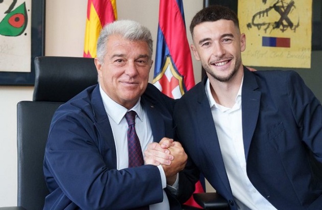 CHÍNH THỨC! Barca công bố bản hợp đồng đầu tiên ở hè 2025