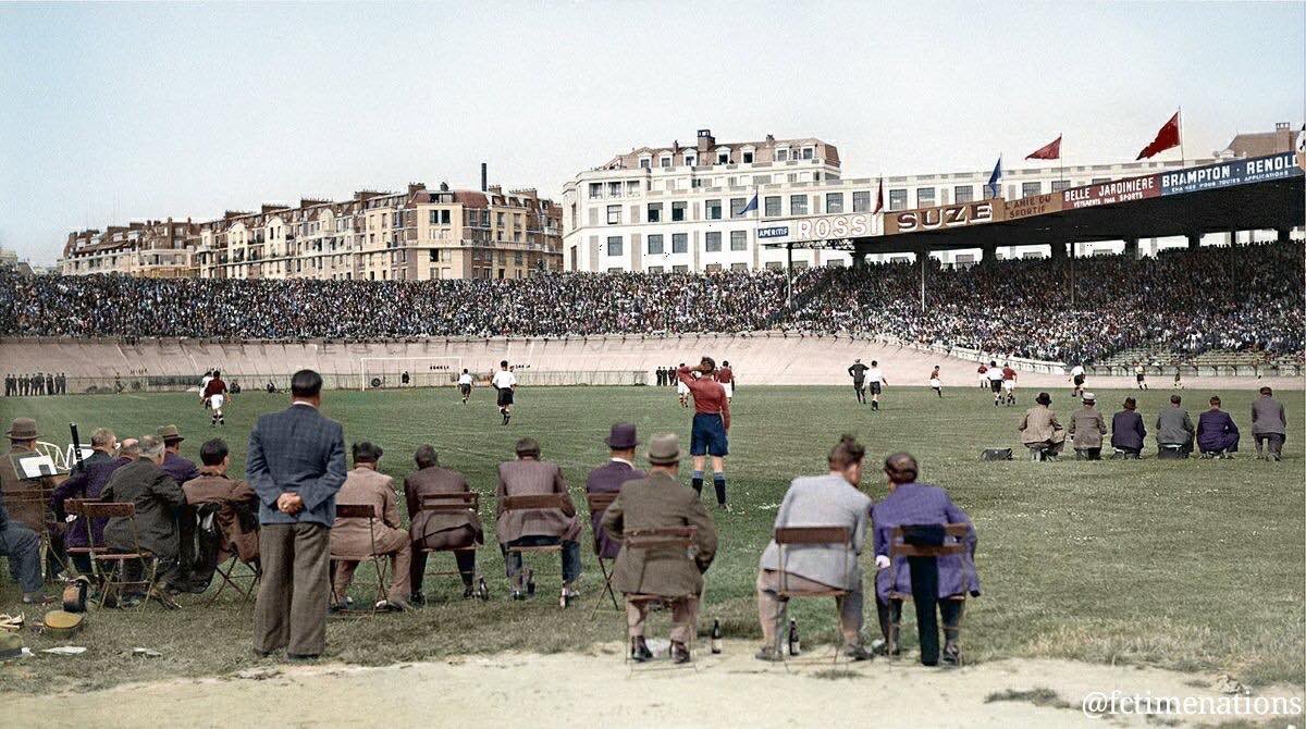 Một trận bóng diễn ra vào năm 1938.