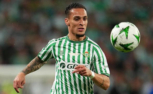 Antony từ chối đội bóng của Fabregas, chờ Betis