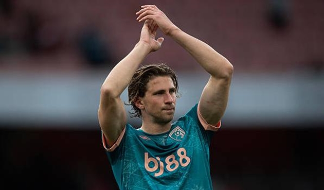 PSG sắp hoàn tất thương vụ Illya Zabarnyi