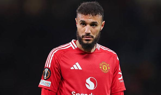 Mazraoui: Bài toán xa xỉ của Ruben Amorim tại Man United