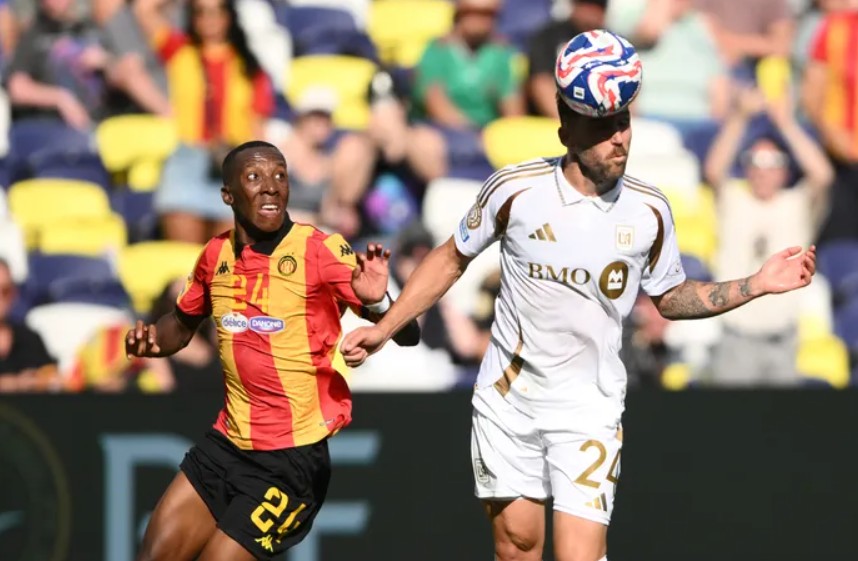 Los Angeles FC (áo trắng) gục ngã trước ES Tunis.