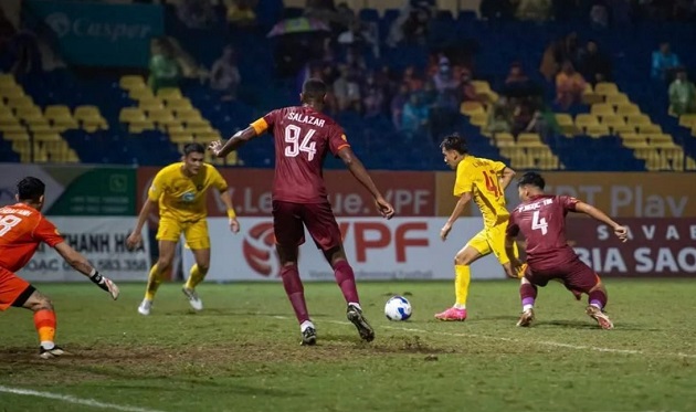 Bình Định là đội bóng ở thế khó nhất.
