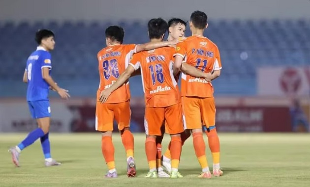 Chạy trốn vé rớt hạng: SHB Đà Nẵng sáng cửa thoát hiểm