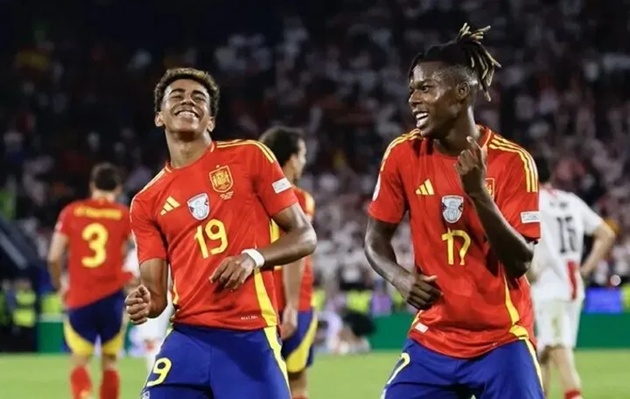Nico trên đường tái ngộ Yamal tại Barca
