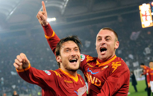 Totti-Rossi: Hai biểu tượng bất diệt của Roma.