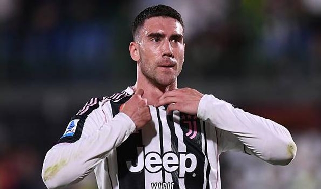 Dusan Vlahovic nằm trong tầm ngắm của Manchester United.
