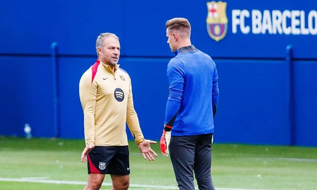 Ter Stegen bất mãn, Flick đối thoại quyết định tương lai