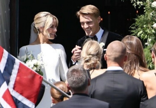 Martin Odegaard tổ chức lễ cưới tại Oslo, dàn sao Arsenal góp mặt