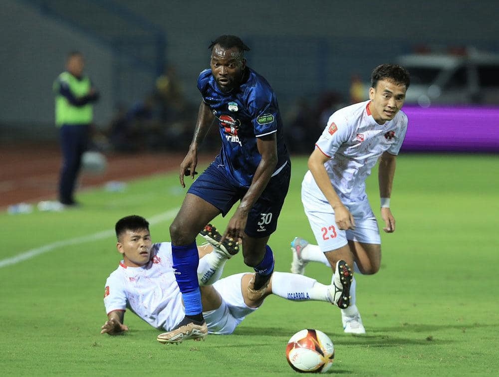 Martin Dzilah từng dính tranh chấp tiền bạc với HAGL. Ảnh: FBNV.