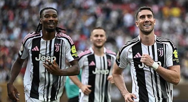 Juventus chính thức giành vé đi tiếp vào vòng trong.