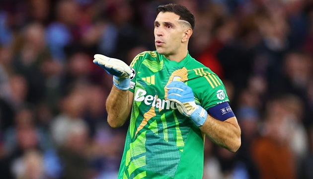 Emiliano Martinez trên đường tới MU: "Bruno Fernandes trong khung gỗ" sẽ thay đổi Quỷ Đỏ ra sao?