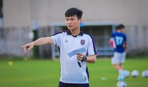 HLV Công Mạnh là trợ lý mới của HLV Kim Sang Sik
