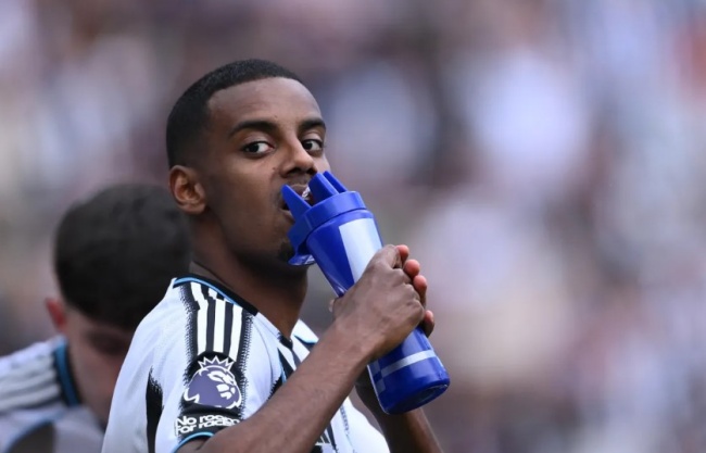 Isak tỏa sáng ở Newcastle.