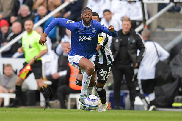 Gyokeres bị hoài nghi, tiền đạo Everton được tiến cử cho MU