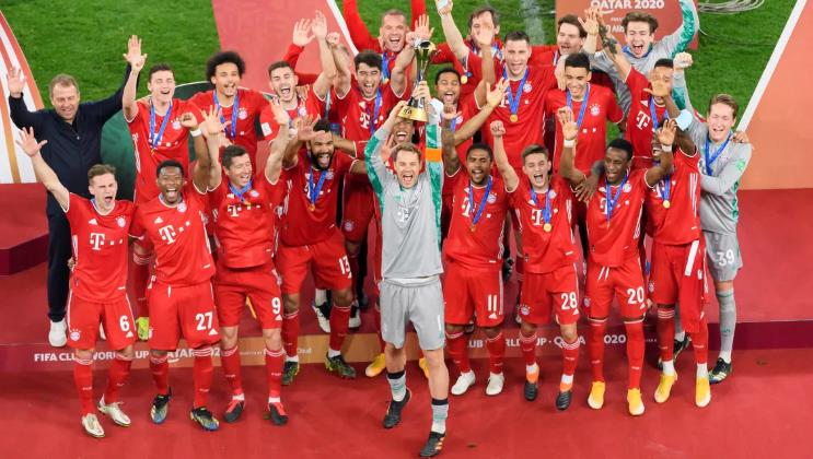 Bayern nâng cao ngôi vô địch năm 2020.
