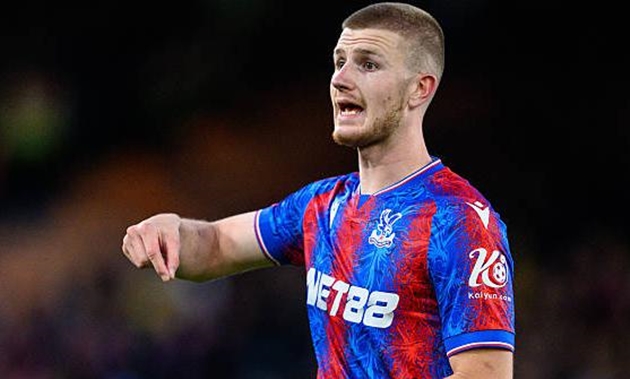 Adam Wharton gây ấn tượng trong màu áo Crystal Palace.