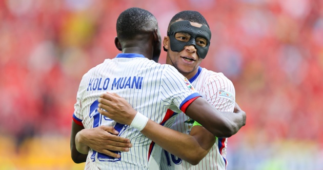 Mbappe khen ngợi Kolo Muani, CĐV Chelsea đừng vội chê bai