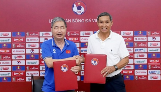 HLV Mai Đức Chung nắm giữ kỷ lục đáng nể