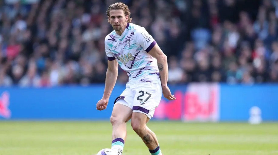 Illya Zabarnyi muốn chuyển đến Paris Saint-Germain thay vì Chelsea.