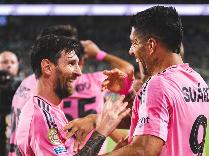 Luis Suarez và Lionel Messi cùng đá chính ở trận đấu này.