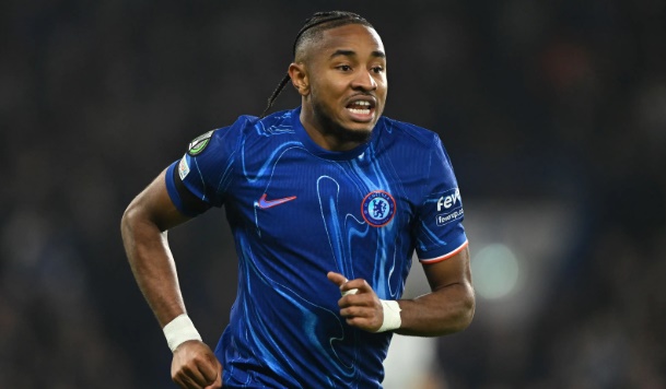 Nkunku không hài lòng với số lần ra sân tại Chelsea. 