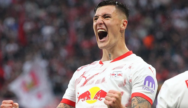 Sesko hay Gyokeres, Arsenal đang cân não trên bàn đàm phán