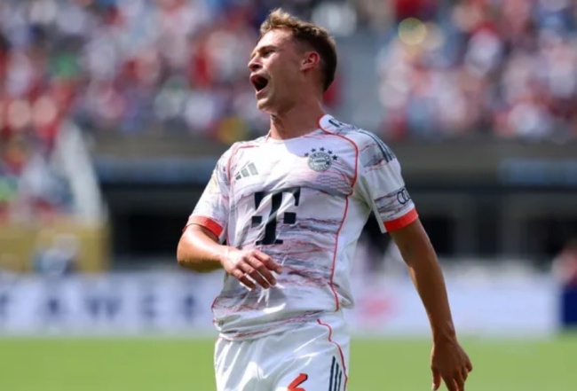 Kimmich tạo dấu ấn khi vào sân.