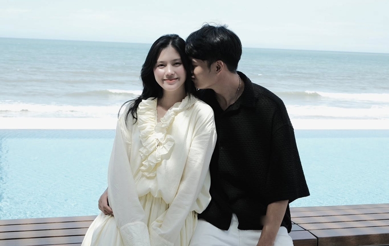 Nguyễn Thành Chung khoe gia đình nhỏ cực "chill" ở biển, fan xuýt xoa "xin vía" hạnh phúc!
