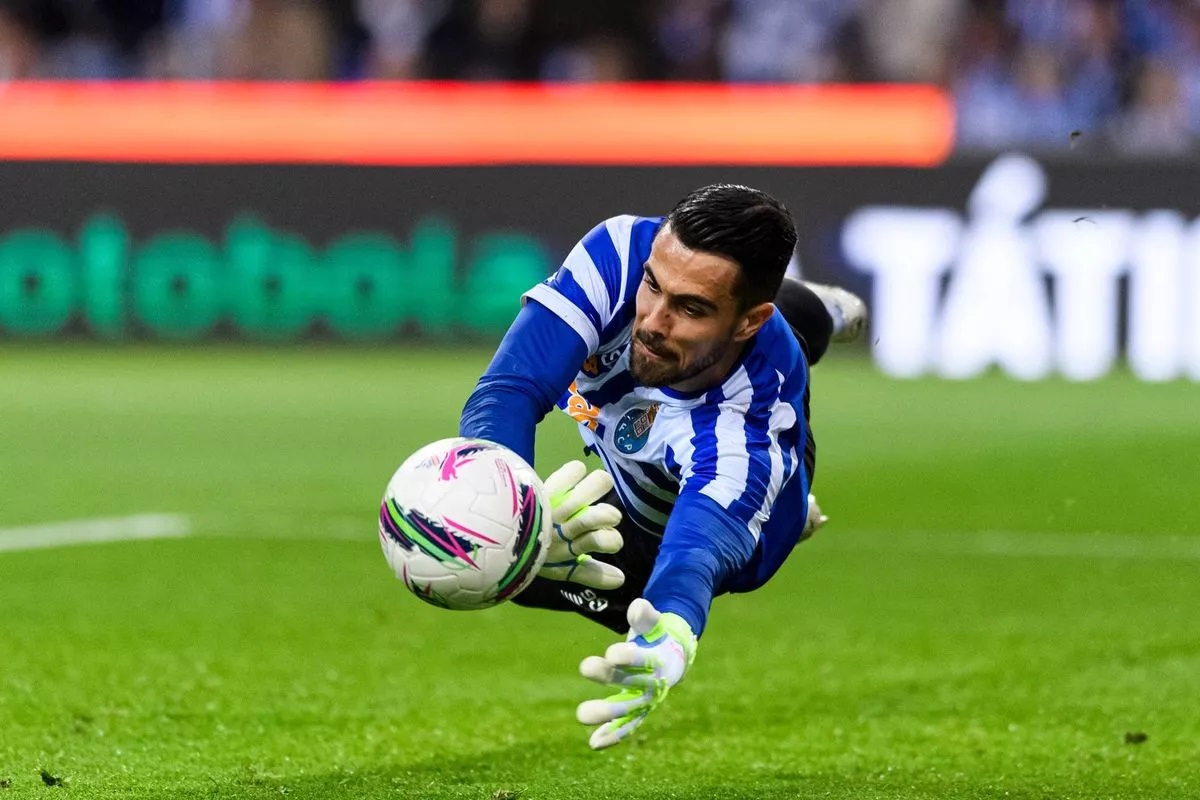 Costa có thể là thủ môn mới của MU.