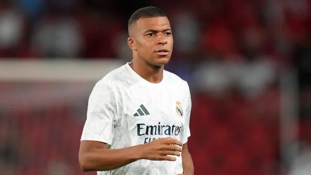 Figo nêu lý do Mbappe không thể giành Quả bóng vàng 2025