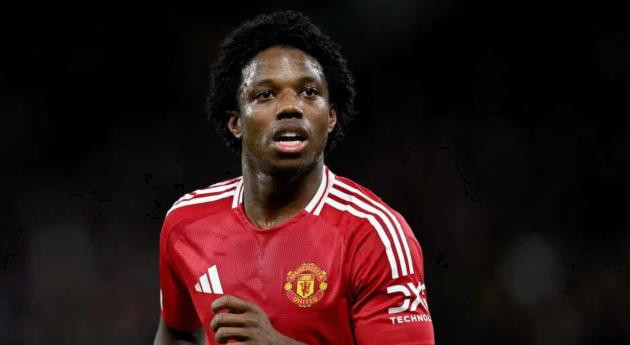 Malacia rơi vào tình cảnh khó bán tại Manchester United