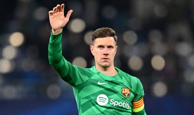 Lối thoát từ Ter Stegen cho sai lầm mang tên Onana?