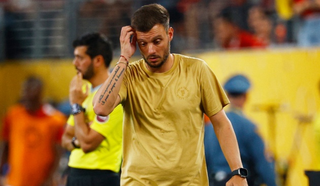 HLV Porto nguy cơ bị sa thải sau Club World Cup.
