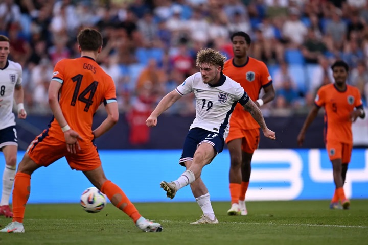 Màn trình diễn siêu hạng của Elliott đưa tuyển Anh vào chung kết EURO U21