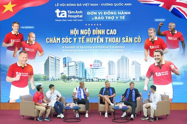 Các danh thủ Manchester Reds trải nghiệm y học thể thao đẳng cấp thế giới tại Bệnh viện Tâm Anh