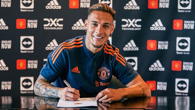 Antony đến Man Utd bằng con số kỷ lục