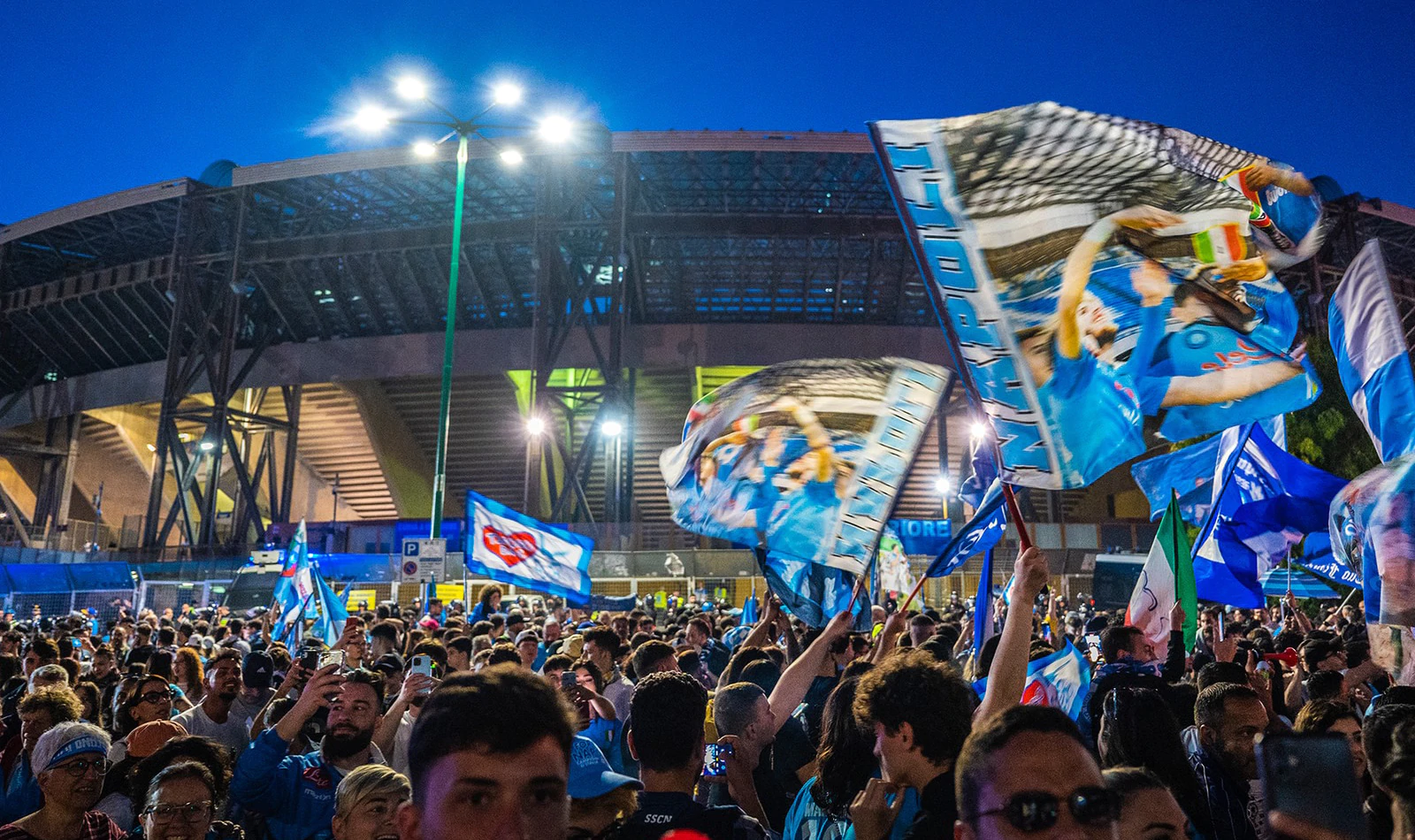 Stadio Maradona - Trái tim bóng đá của Naples