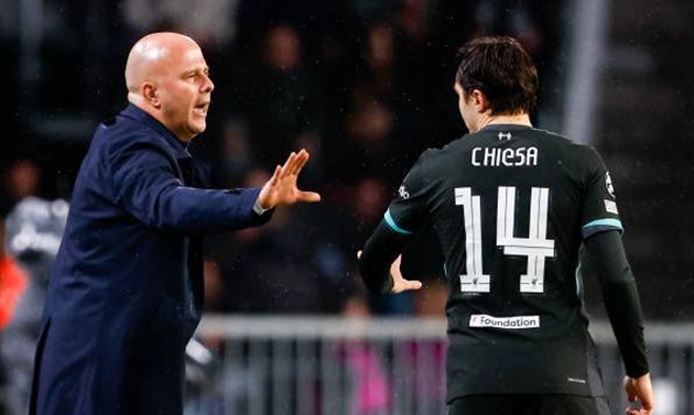 Đội bóng của Fabregas muốn "giải cứu" Chiesa