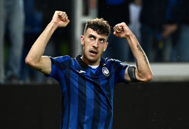 Matteo Ruggeri trong màu áo Atalanta.