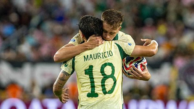 Palmeiras sẵn sàng cho cuộc nội chiến Brazil với Botafogo.