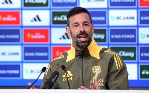 CHÍNH THỨC: Van Nistelrooy rời Leicester City