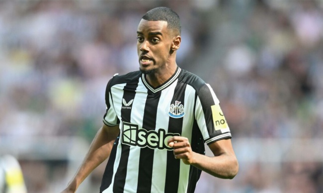 Isak trong màu áo Newcastle.