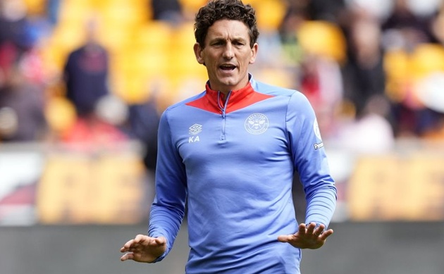 Brentford đặt niềm tin vào Keith Andrews sau khi chia tay Frank