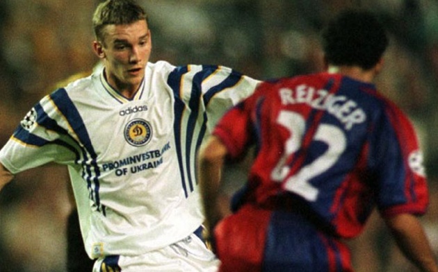 Shevchenko khiến các hậu vệ Barca có một trận đấu khó quên.