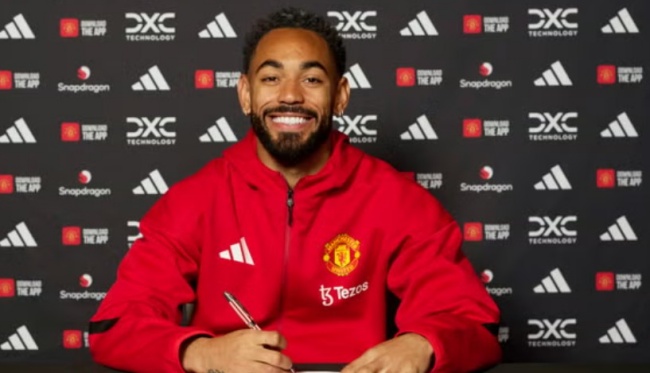 Cunha gia nhập Man United.