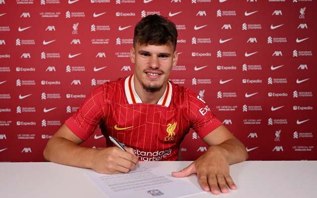 Milos Kerkez gia nhập Liverpool: Tương lai nào cho Andy Robertson?